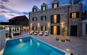 Villa Eterna